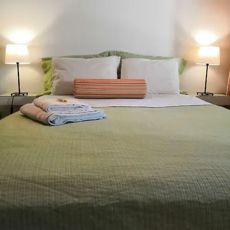 Cozy Garden 700m From St Luke S Hospital Apartment *