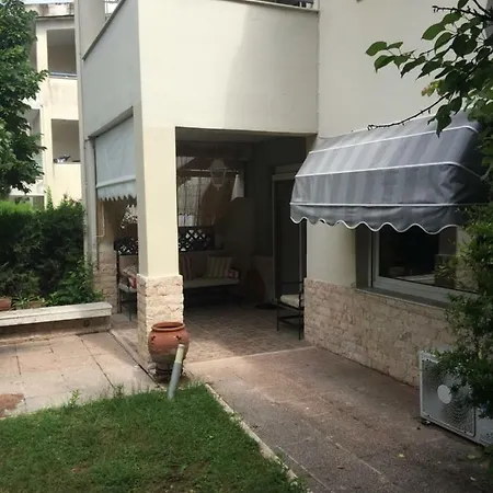 Cozy Garden 700m From St Luke S Hospital Apartment *