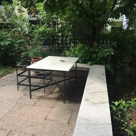 Cozy Garden 700m From St Luke S Hospital 公寓